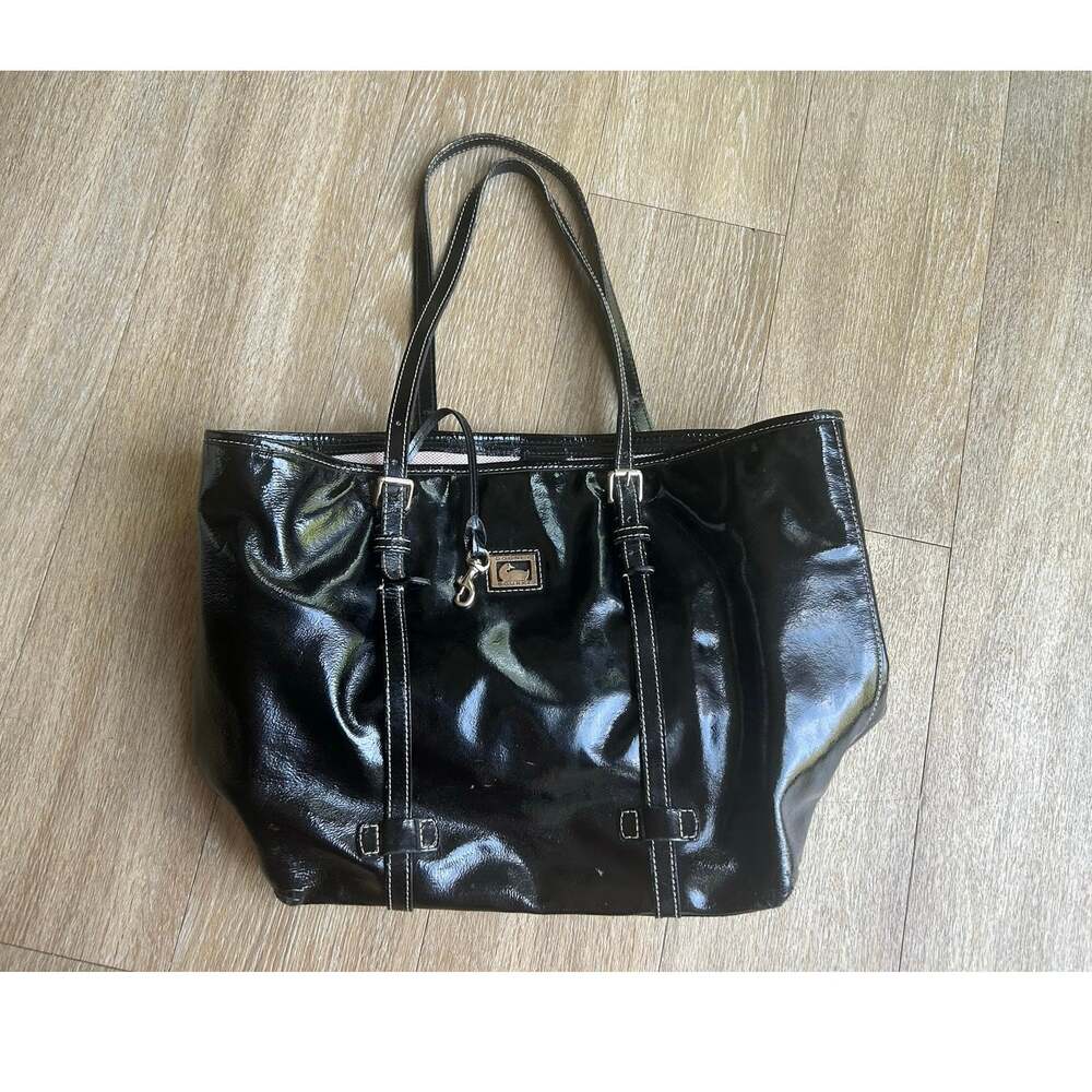 Dooney & Bourke Black Patent Leather Tote Bag Shoulder Purse Shopper DuckLogo Lg